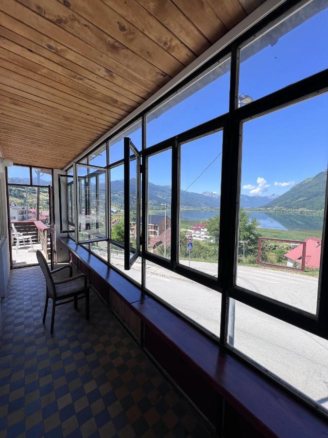Bear Hug Lodge Плав Экстерьер фото